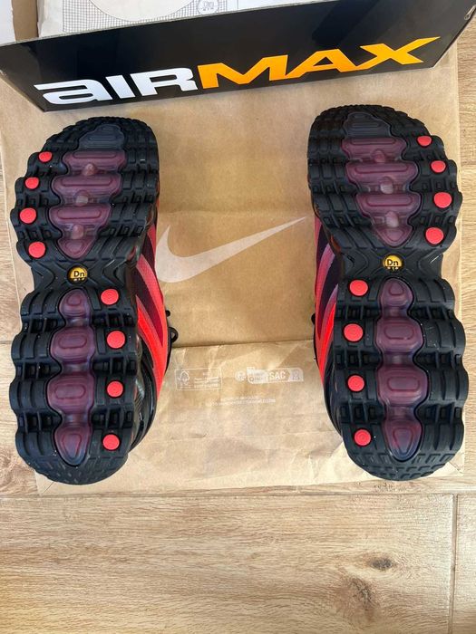 100% Оригинални Nike Dn 8 в номер 42.5-27 см стелка- Уникален цвят