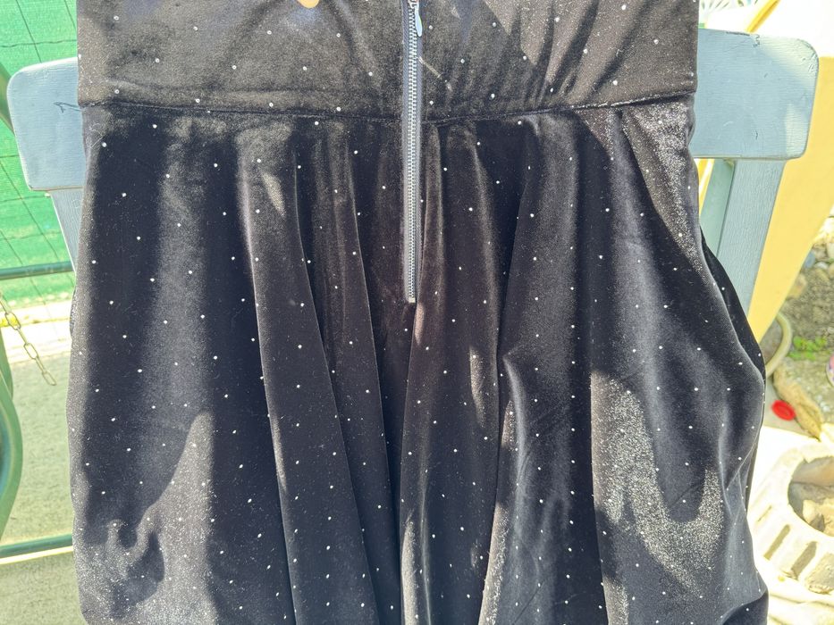 Fusta in clos din catifea neagra