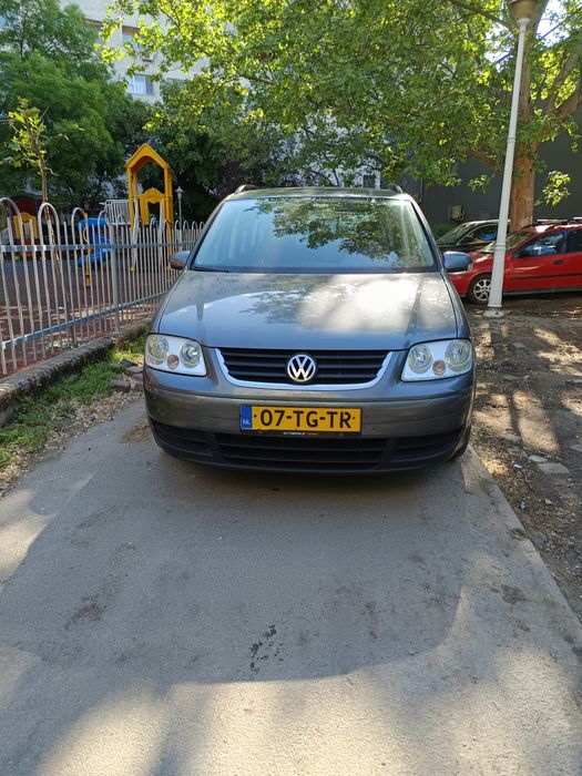 Volkswagen Touran Mașină De Vânzare