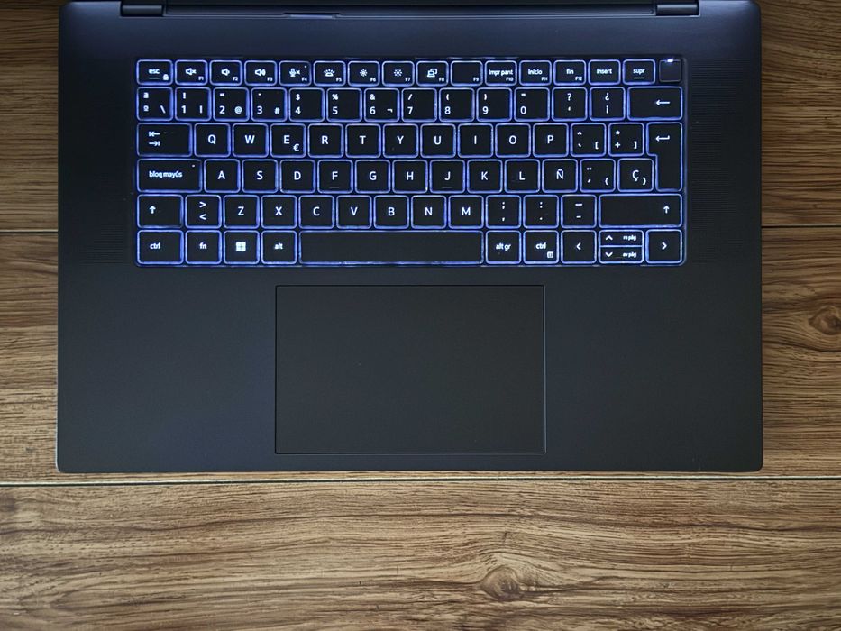 4K OLED Touch DELL 5680`i7-13800H/RTX 4000 ADA-12GB/32GB RAM/512GB SSD