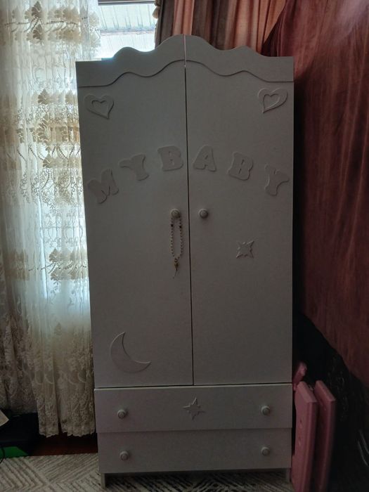 Срочно продается кроват и шкаф 3,500,000 сум