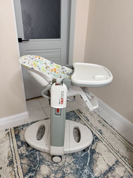 Стульчик-качалка 2в1 для кормления Peg Perego