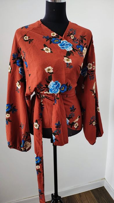 Bluza de dama flori albastre