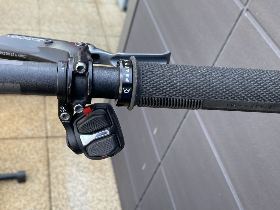 Висок клас Enduro E-bike Transition Relay