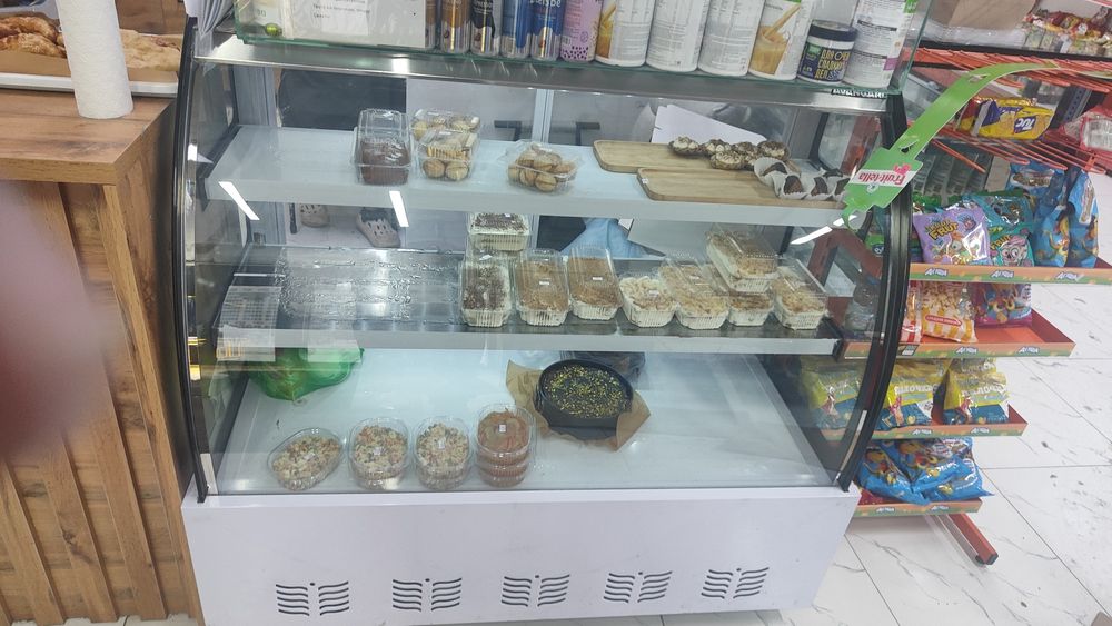 Холодильная витрина