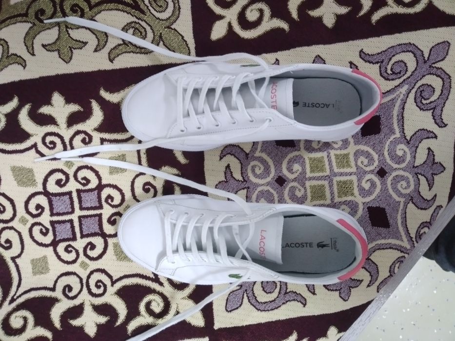 Продаю кроссовки