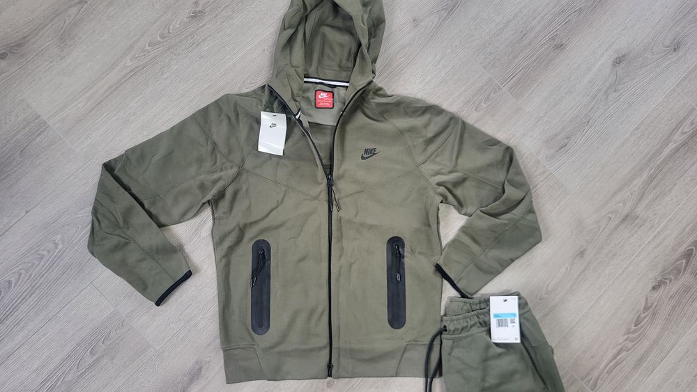 Compleu Nike Tech