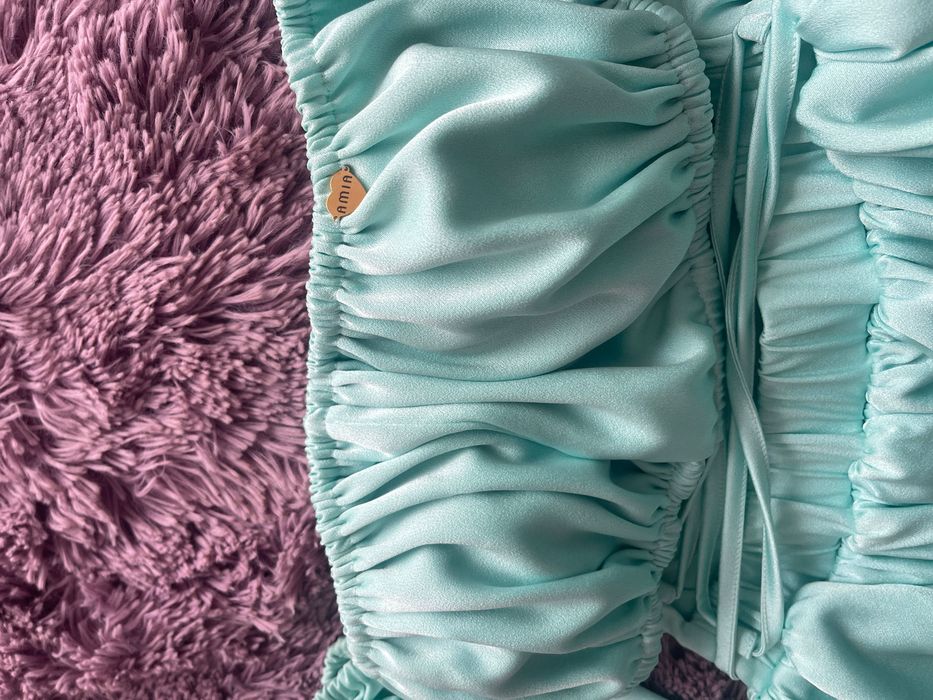 Свежа тюркоазена рокля AMIA