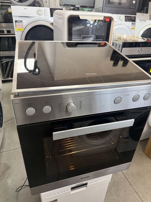 Фурна и плот за вграждане MIELE