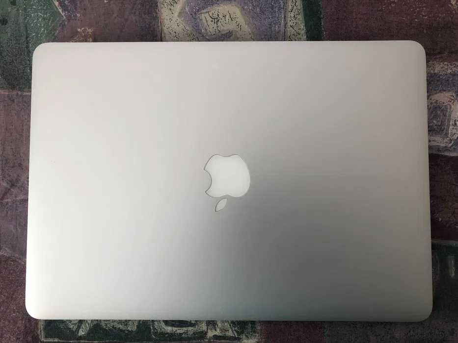 MacBook Air 13,3 '' 2018 i5 1,8 GHz, 8 GB, SSD 128 GB. CA NOU
