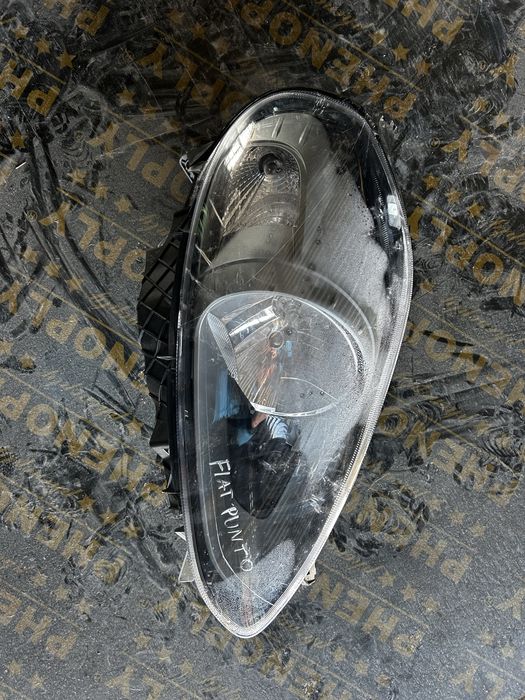 Фар за Fiat Punto