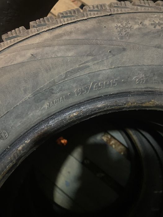 Продам зимнию резину шипи