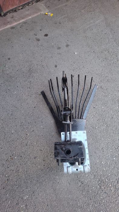 Plug de recoltat cartofi pentru motocultor