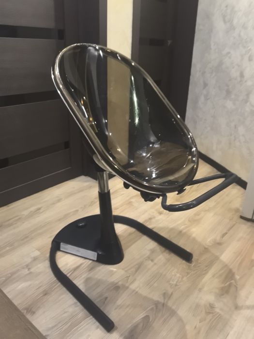 Стильный стульчик для  кормления