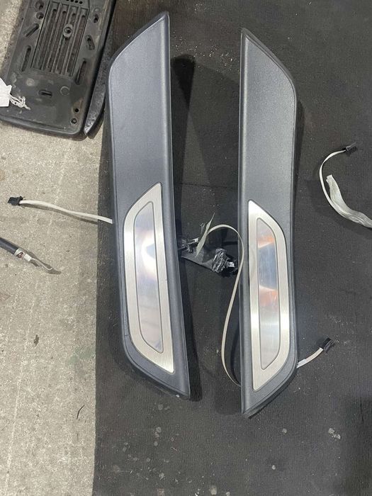 Лайсни за праговете за bmw F06