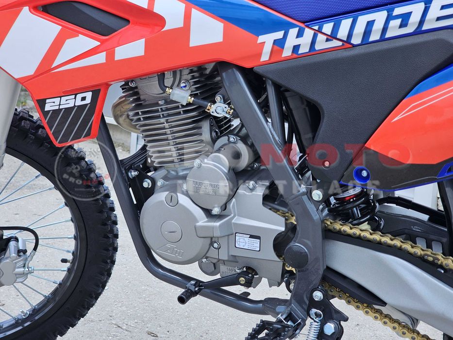 Кросов мотор 250 кубика Upbeat Чист крос 250cc с ел. стартер. НОВ