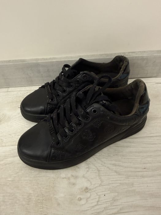 Сникърси guess 38 номер