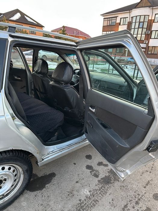 Продам Приору 2011года