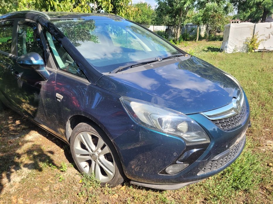 Fata completa opel zafira c 2016