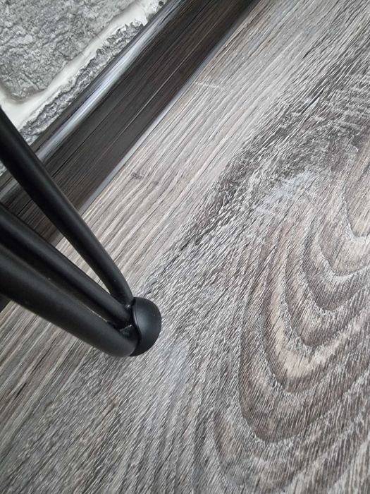 Столик, прикроватный столик