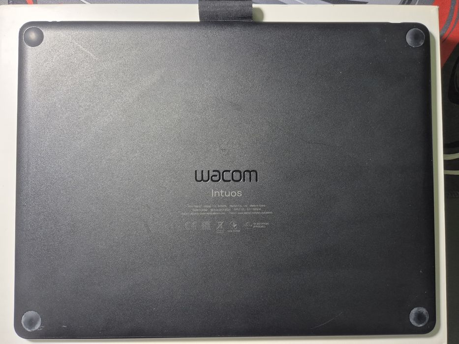 Графический планшет/доска Wacom Intuos Bluetooth