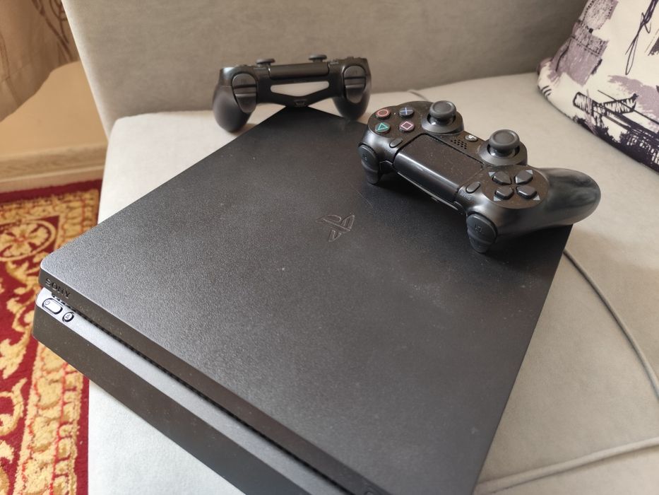 Playstation 4 slim 500 gb, gta5, fifa25, ufc, mortal kombat