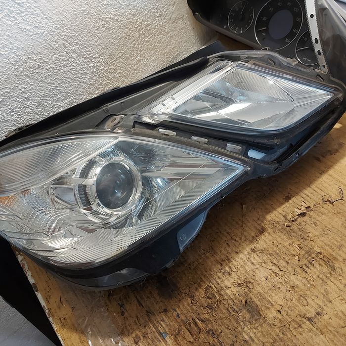 Десен фар Мерцедес Е клас 212 / Mercedes E class w212
