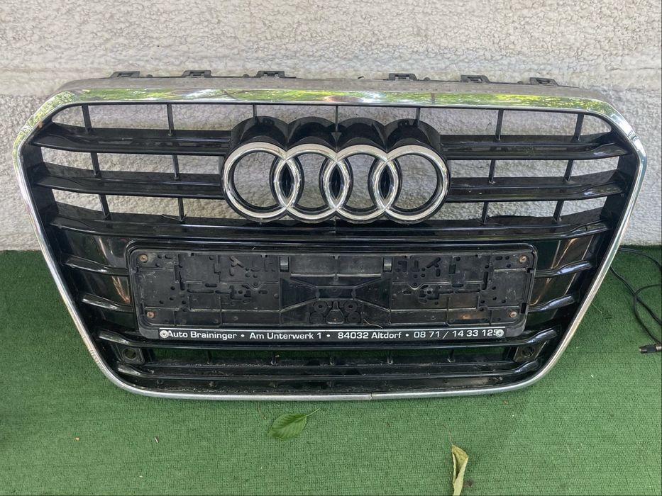 Audi  C7-Grilă centrală plus armătura bară față