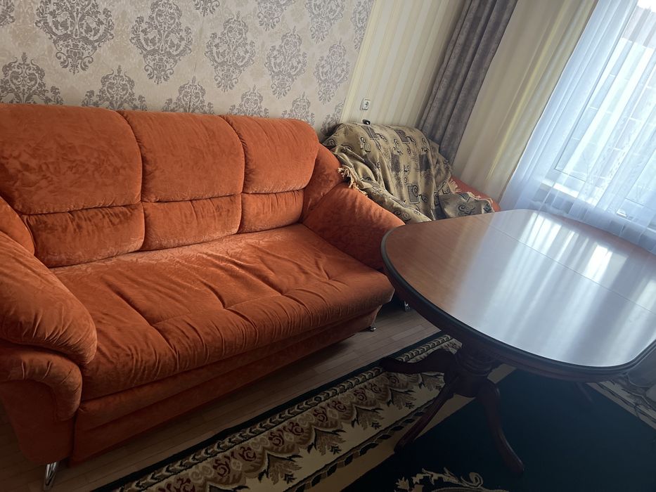 Продам диван с креслом