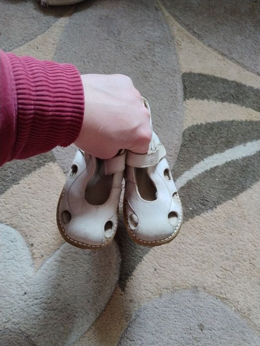 Sandale 24 pt picior pufos