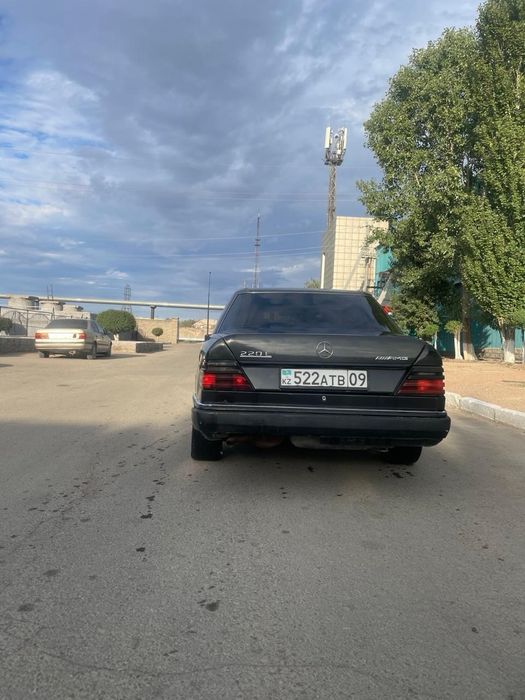 Продам Мерседес Бенц 124