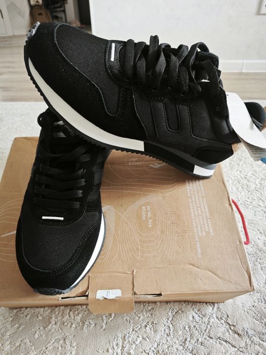 Кроссовки новые корейские