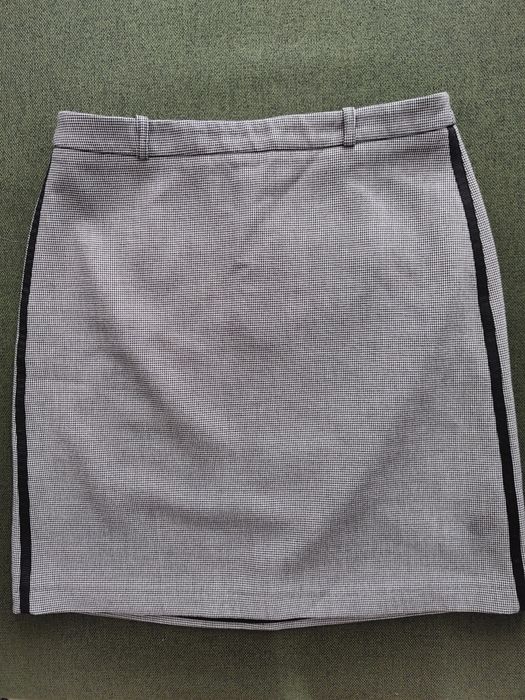 Vand lot fuste diferite modele si marimi - 40 lei