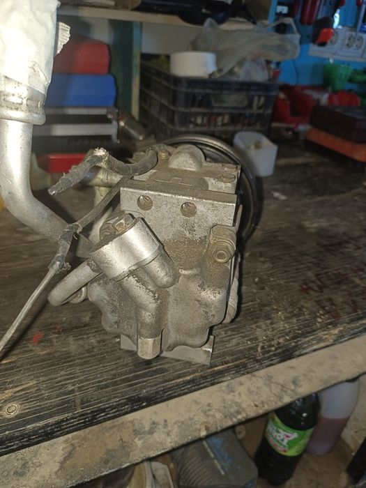 Продам компрессор Мазда кронус.