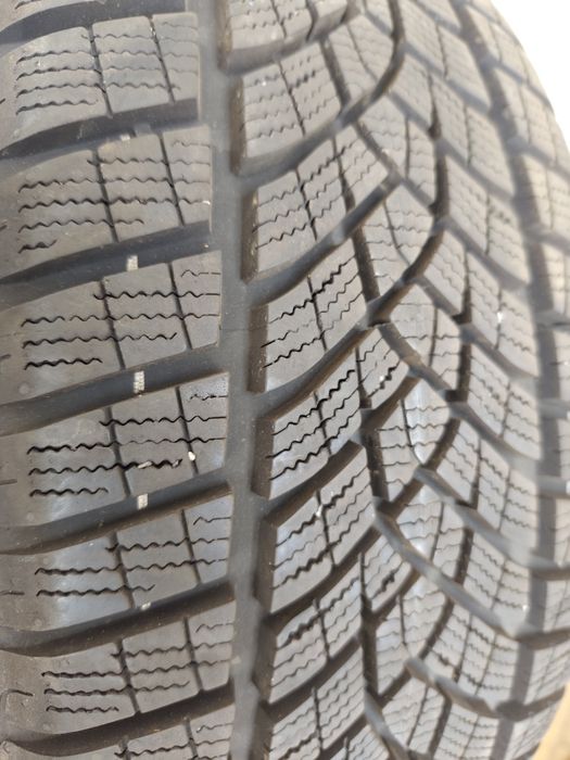 Зимни гуми Good year 215/55/17 Ultra grip performance+2155517