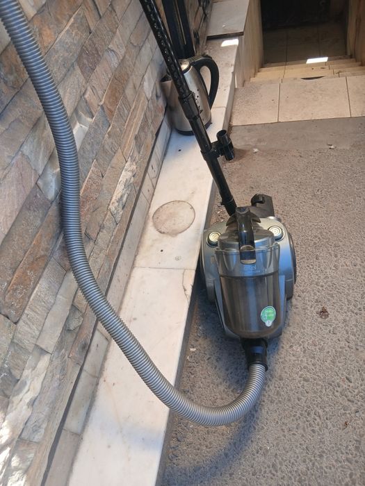 Пылесос мошний..