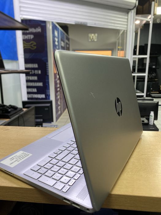 Ноутбук HP i3-10gen/RAM8/SSD256/HDD500/HD Graphics