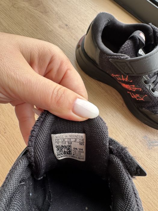 Маратонки Адидас Марвел