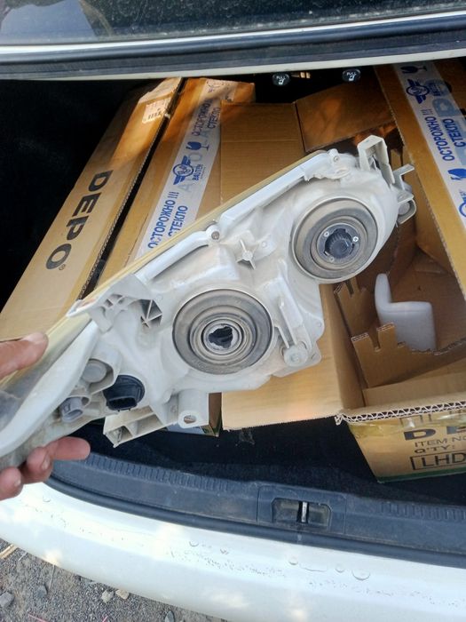 Продам фары на камри 50