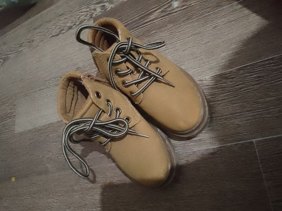 Продам ботинки фирмы Primark