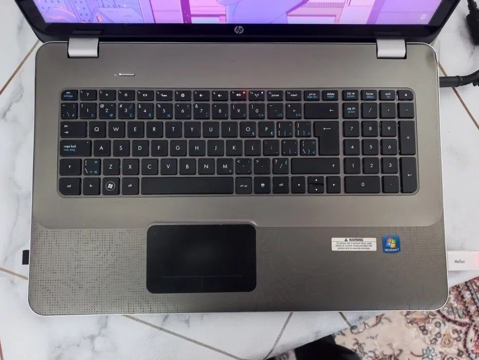 Notebook Kampyuter srochna sotiladi