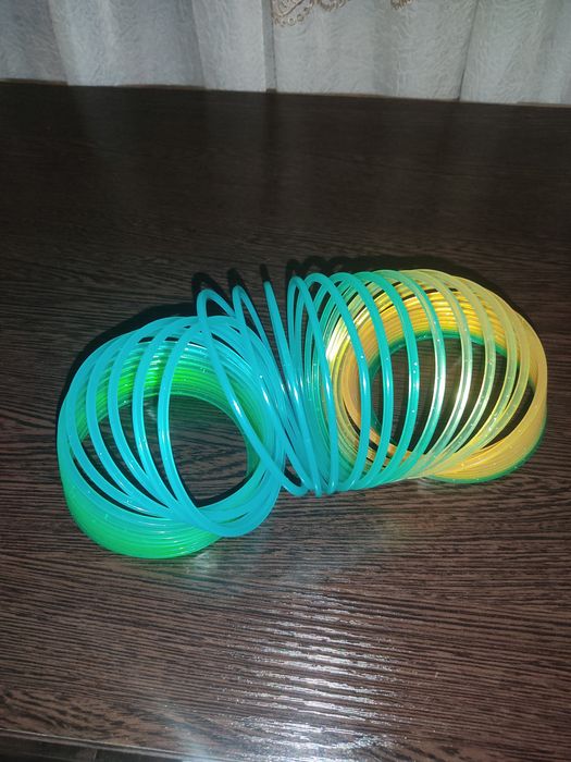 Укулеле и пружинка