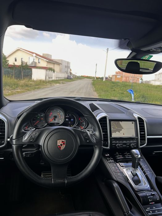 Porsche Cayenne S Hybrid 144 527km