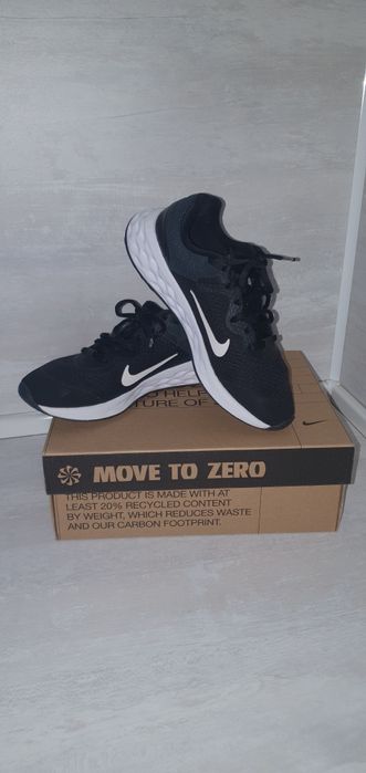 Маратонки NIKE  revolution  6