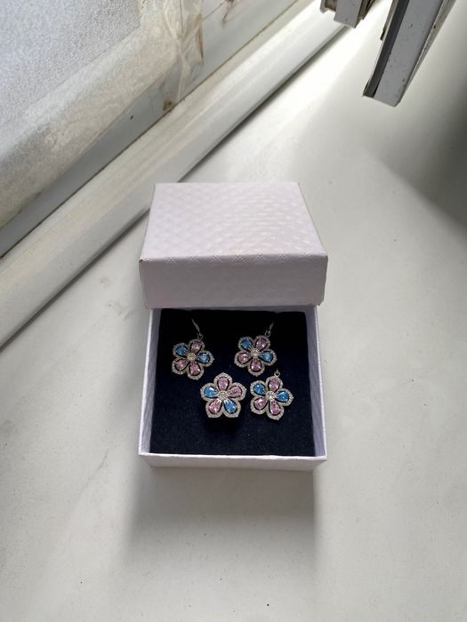 Продается серебро набор