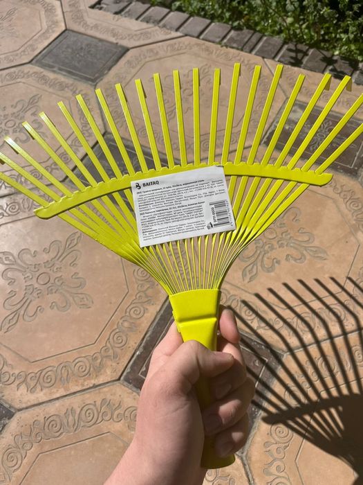 Грабли веерные, 22 зуба, окрашенная