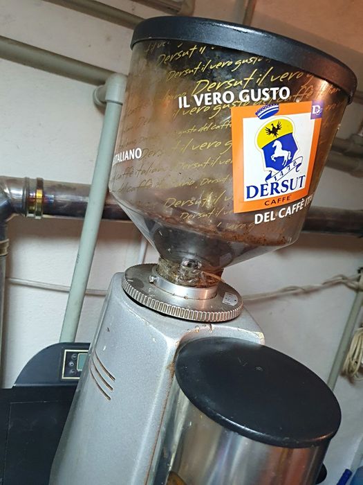 Кафемашина и кафемелачка