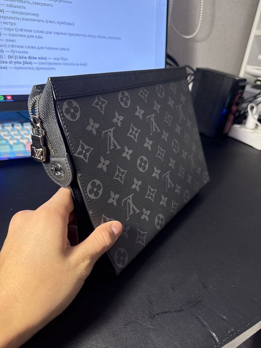 Клатч Louis Vuitton
