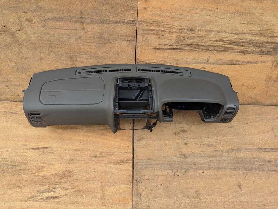 Торпеда панель на Ниссан Террано R50