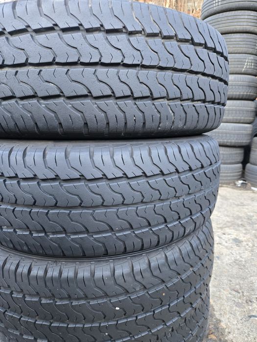 4бр. 235 65 16С Dunlop летни.